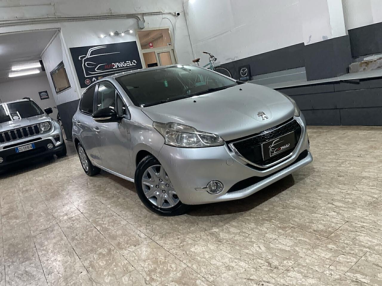 Peugeot 208 1.4 HDi 68 CV 5 porte Allure