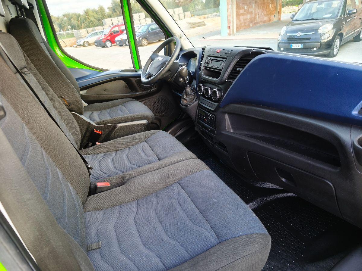 IVECO Daily 35S14 Furgone Medio Tetto Basso Gancio traino