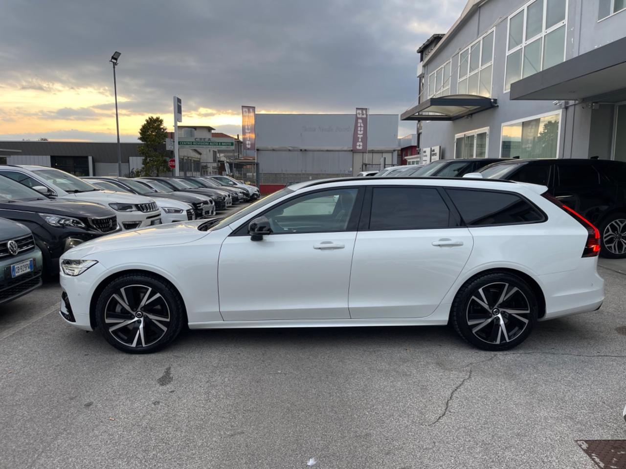 Volvo V90 B5 (d) AWD automatico Ultimate Dark R design