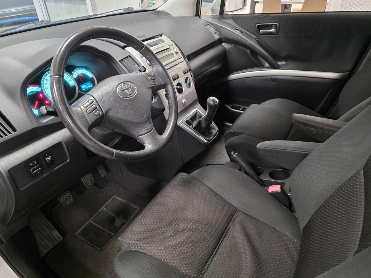 Toyota Corolla Verso 1.6 16V MY'08