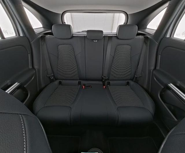 MERCEDES-BENZ GLA 180 Automatic Progressive Advanced
