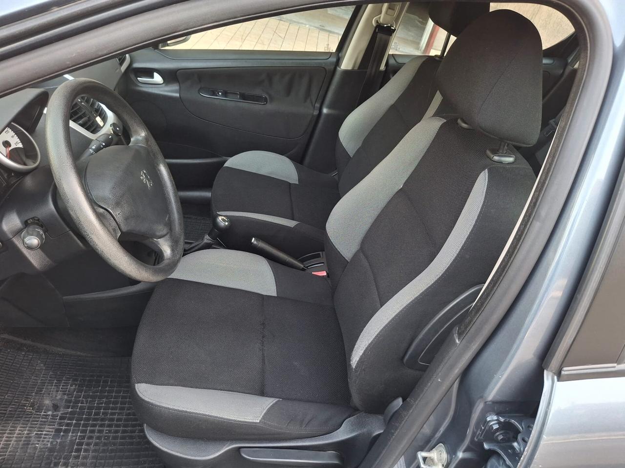 Peugeot 207 1.4 HDi 70CV 5p. ONE Line