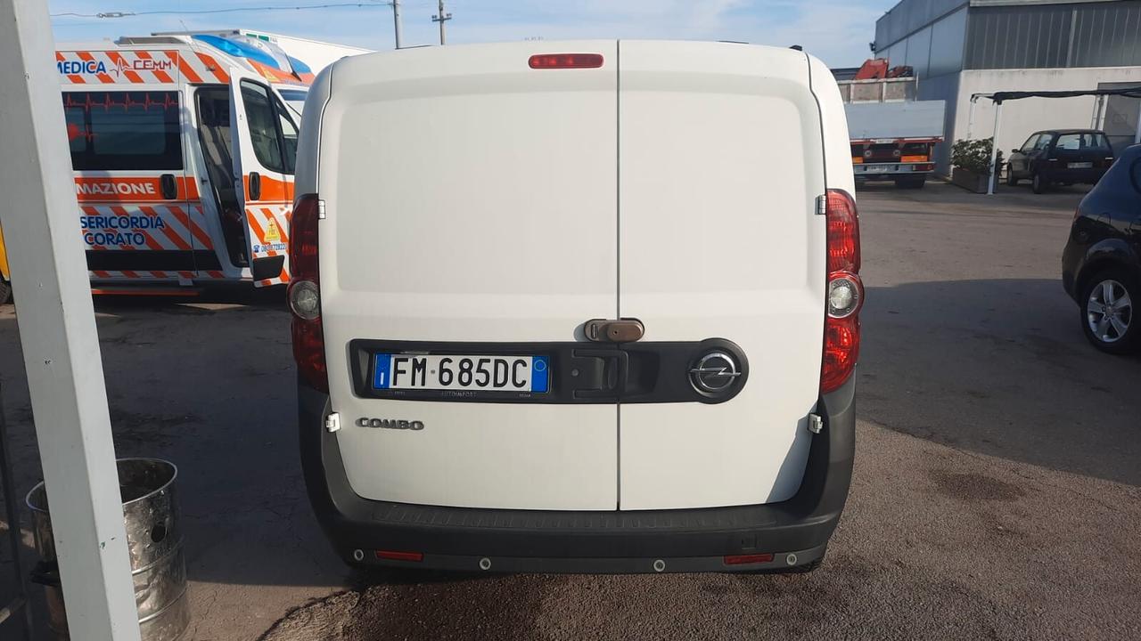 Opel Combo 1.6 CDTi 120CV PC-TN Cosmo