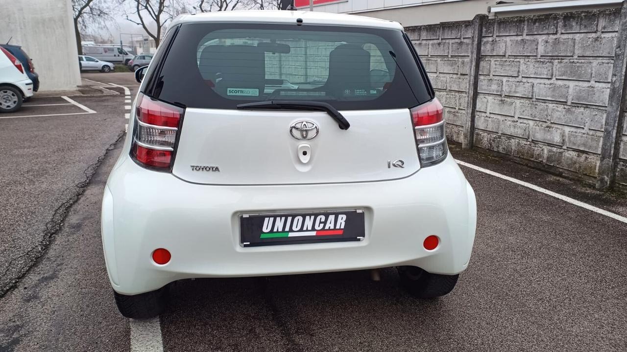 Toyota iQ 1.0 CVT Active