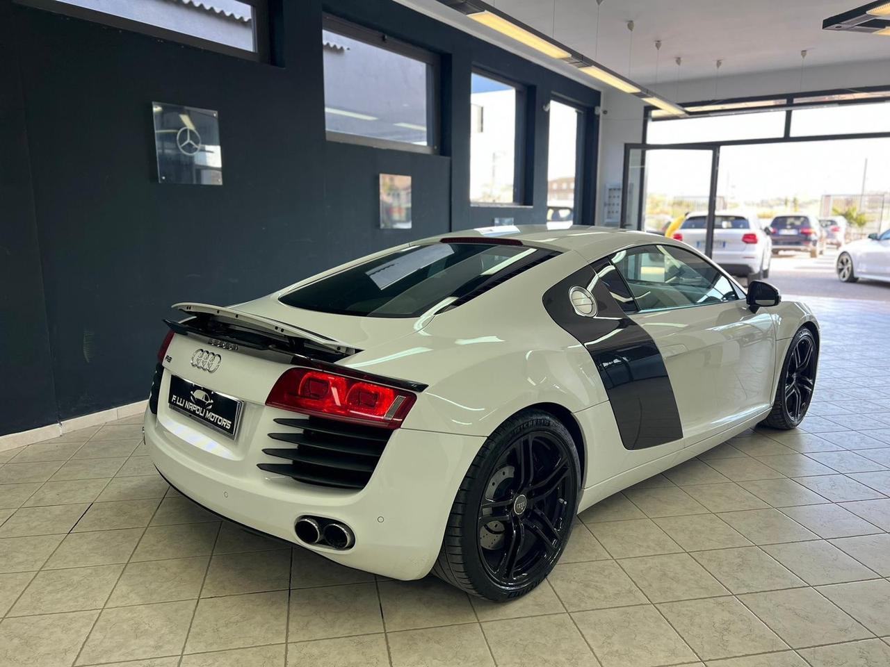 Audi R8 4.2 V8 FSI quattro R tronic