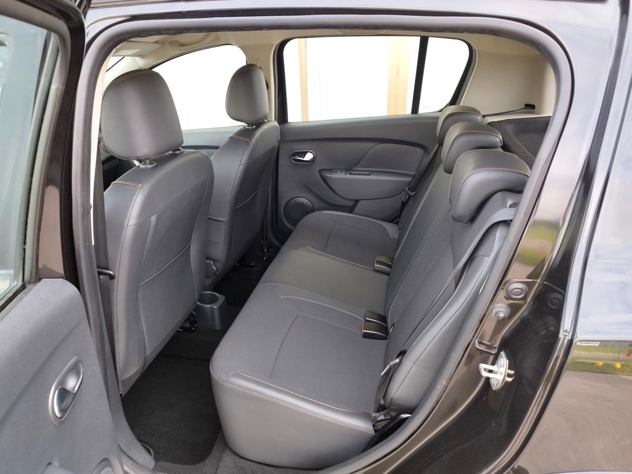 Dacia Sandero Stepway - 1.5 dCi - Neopatentati