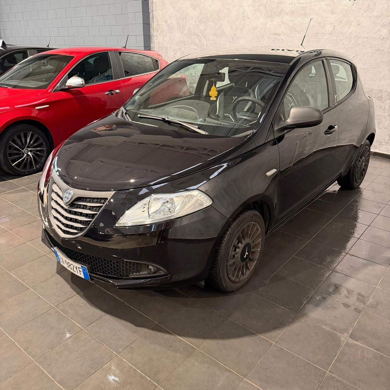 Lancia Ypsilon 1.2 69 CV 5 porte Elefantino