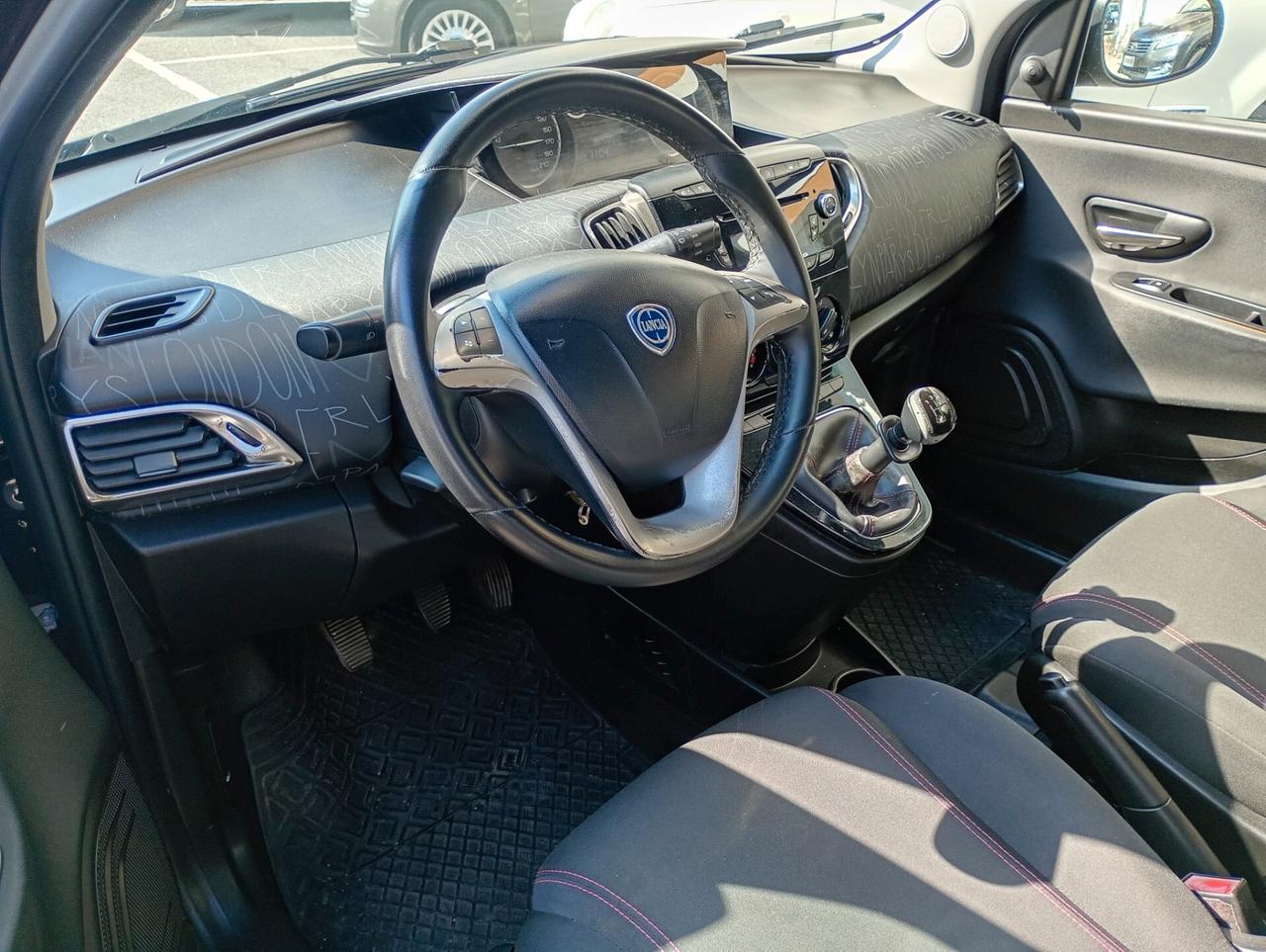 Lancia Ypsilon 1.2 69 CV 5 porte Elefantino