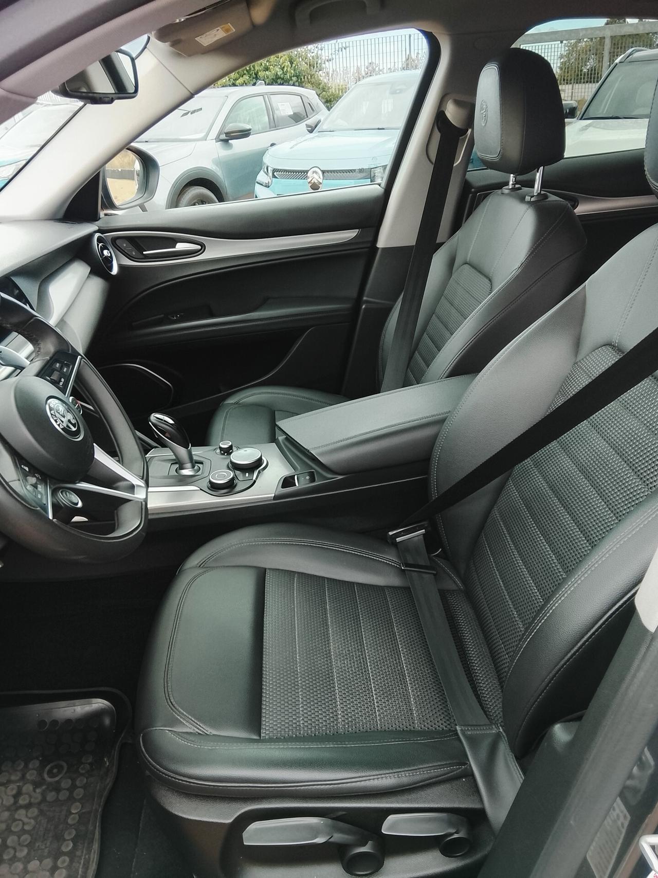 Alfa Romeo Stelvio 2.2 Turbodiesel 210 CV AT8 Q4 Executive