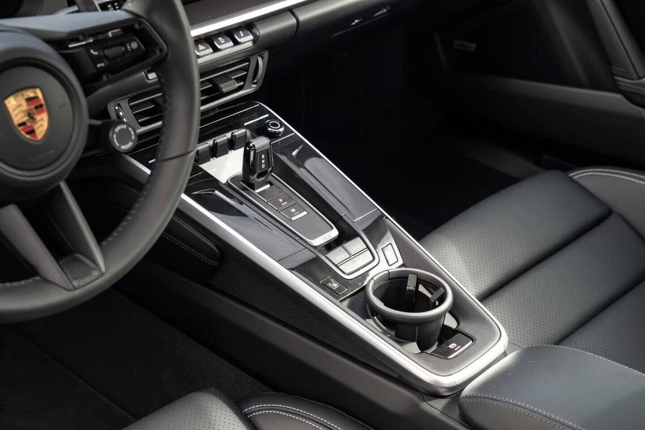 Porsche 911 992 -2 (911) Carrera SportDesign Bose