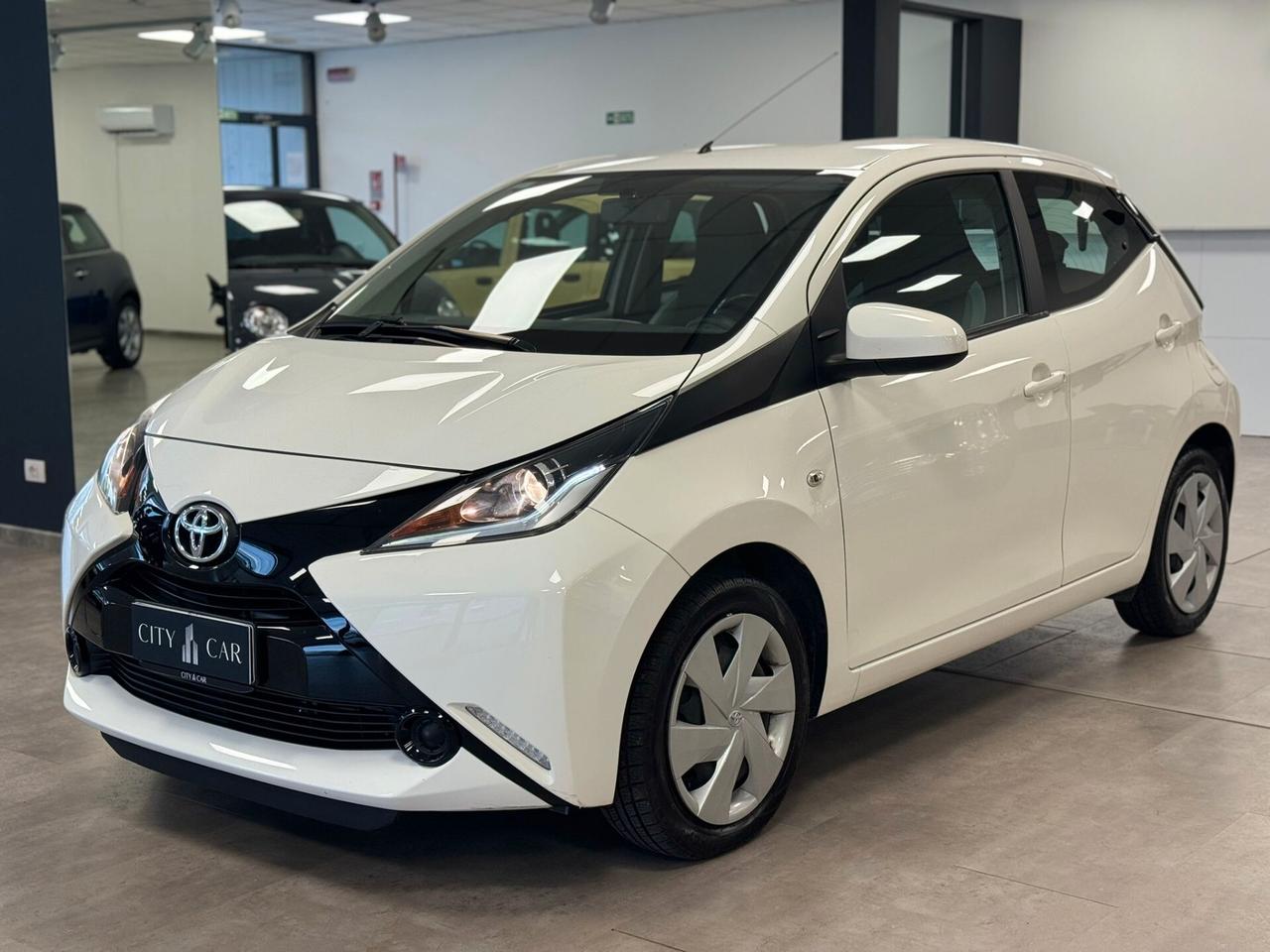 Toyota Aygo 1.0 VVT-i 69 CV 5 porte x-cite