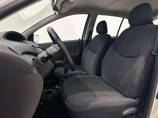 Toyota Yaris 1.3 VVT-i 5 P