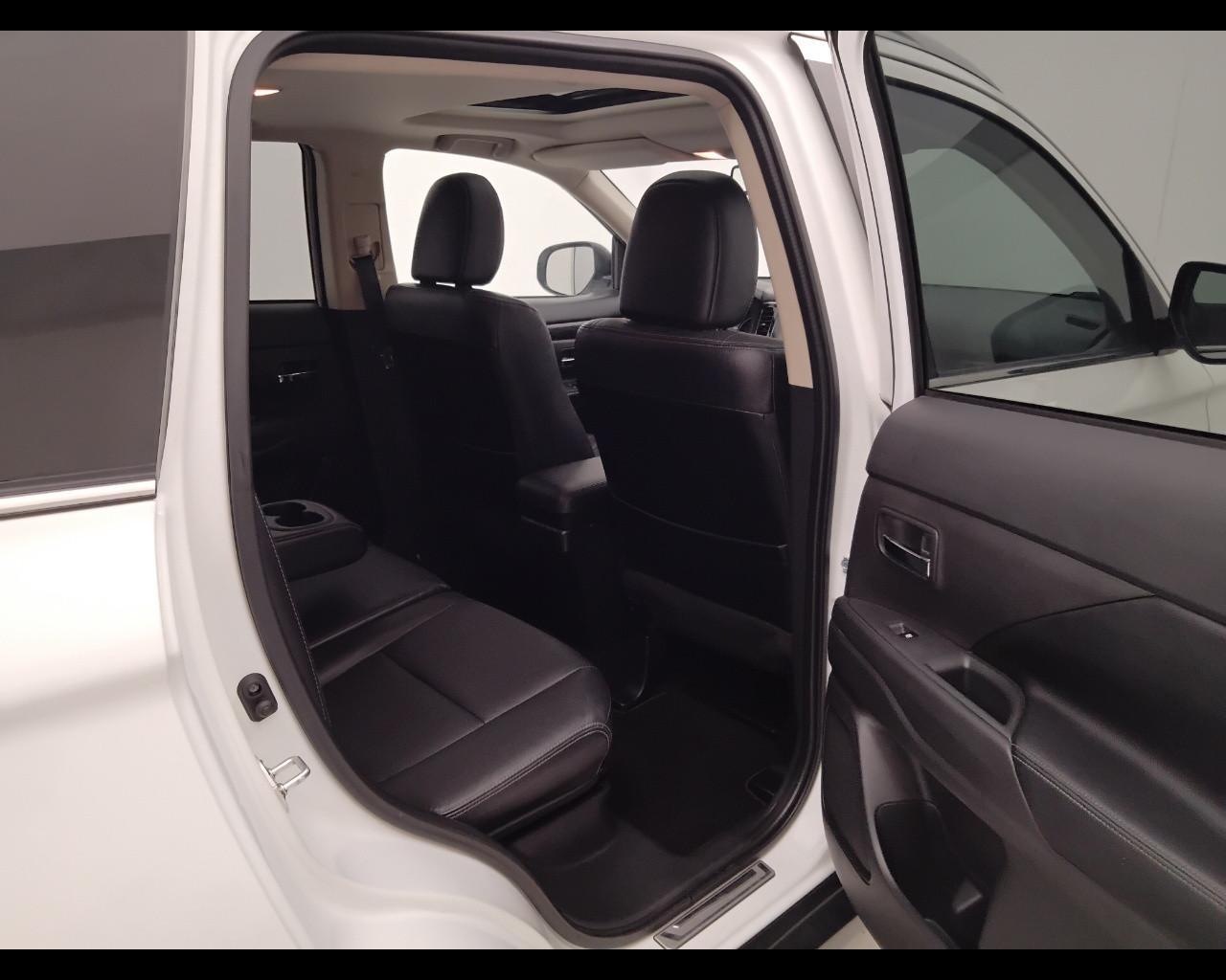 MITSUBISHI Outlander III 2016 - Outlander 2.2 Instyle Plus Sda Diam.Pac