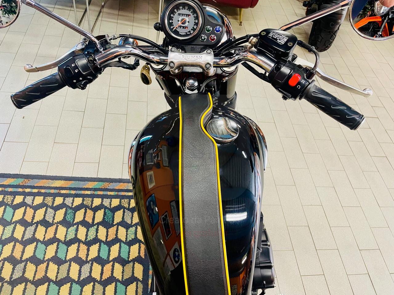 Triumph Bonneville T100 RUOTE A RAGGI