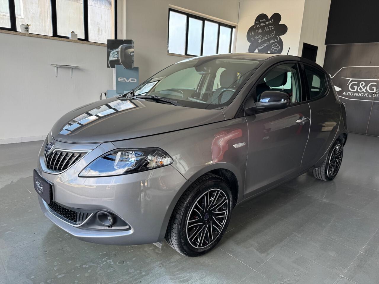 Lancia Ypsilon 1.0 FireFly Hybrid Gold - 2023