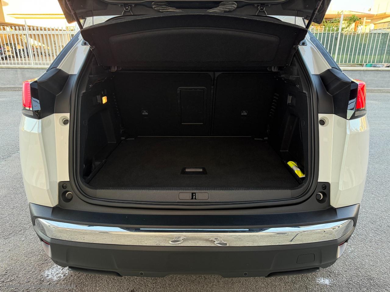 PEUGEOT 3008 BlueHDi 130 S&S EAT8 Allure Pack