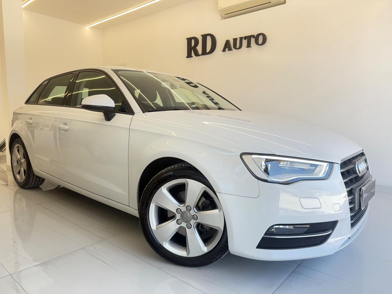 A3 Sportback 1.6 tdi Ambiente 105 cv okneopatentati