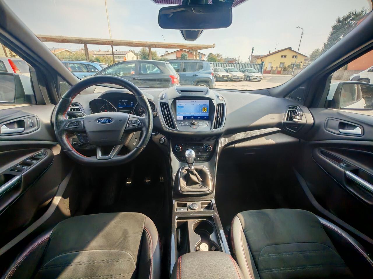 Ford Kuga 1.5 TDCI 120 CV S&S 2WD ST-Line