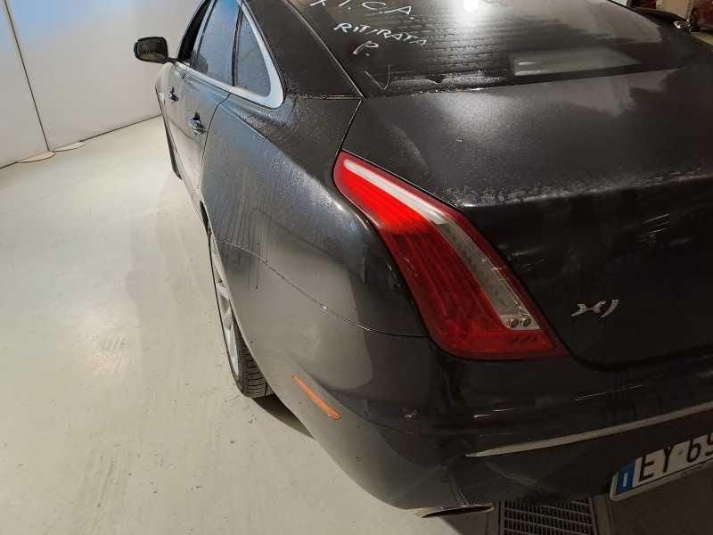 Jaguar XJ 3.0d V6 Portfolio auto my13