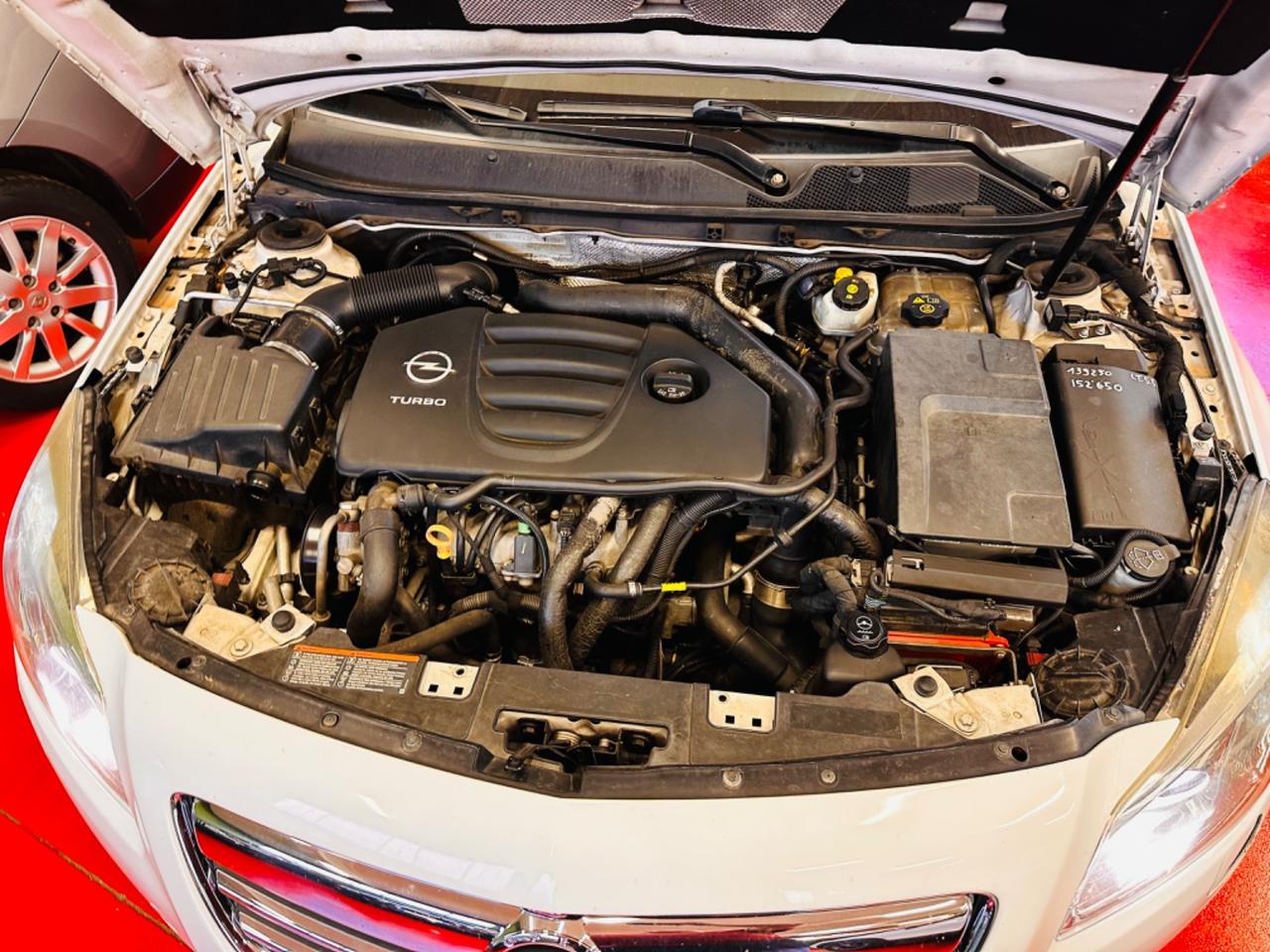 Opel Insignia 2.0 Turbo 220CV Benzina - GPL
