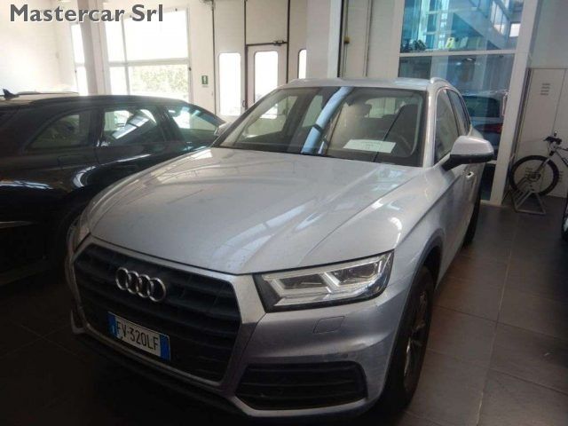 AUDI Q5 40 TDI quattro S tronic Business