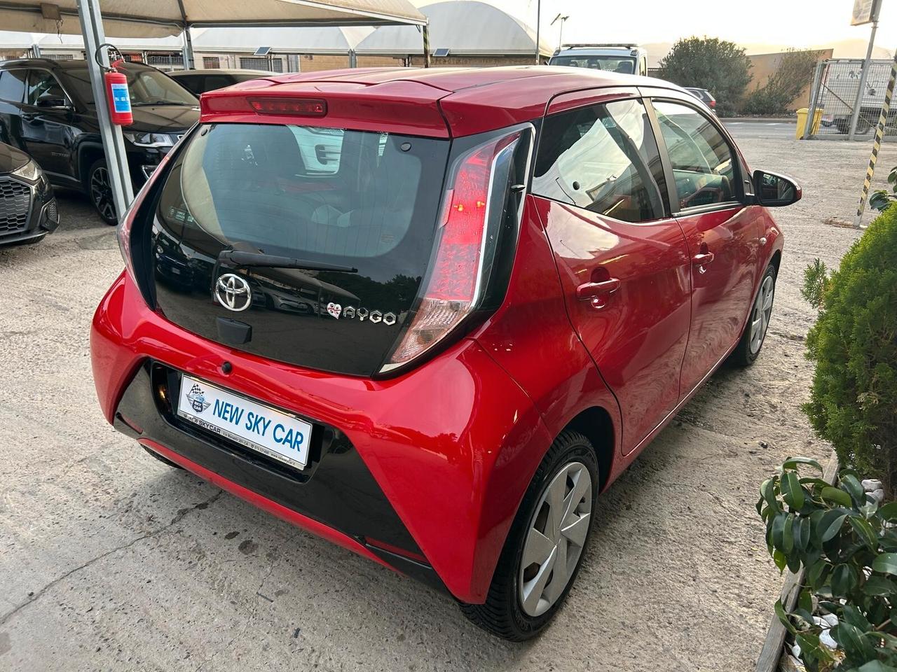 Toyota Aygo 1.0 VVT-i 69 CV x-play AUTOMATICO