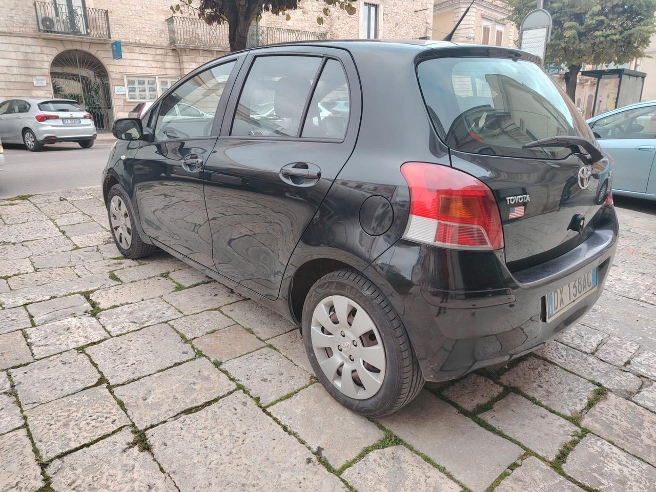 Toyota Yaris 1.0 5 porte Sol