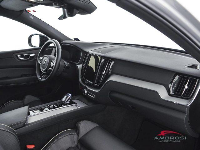 VOLVO XC60 XC60 2.0 b5 Plus Dark awd auto
