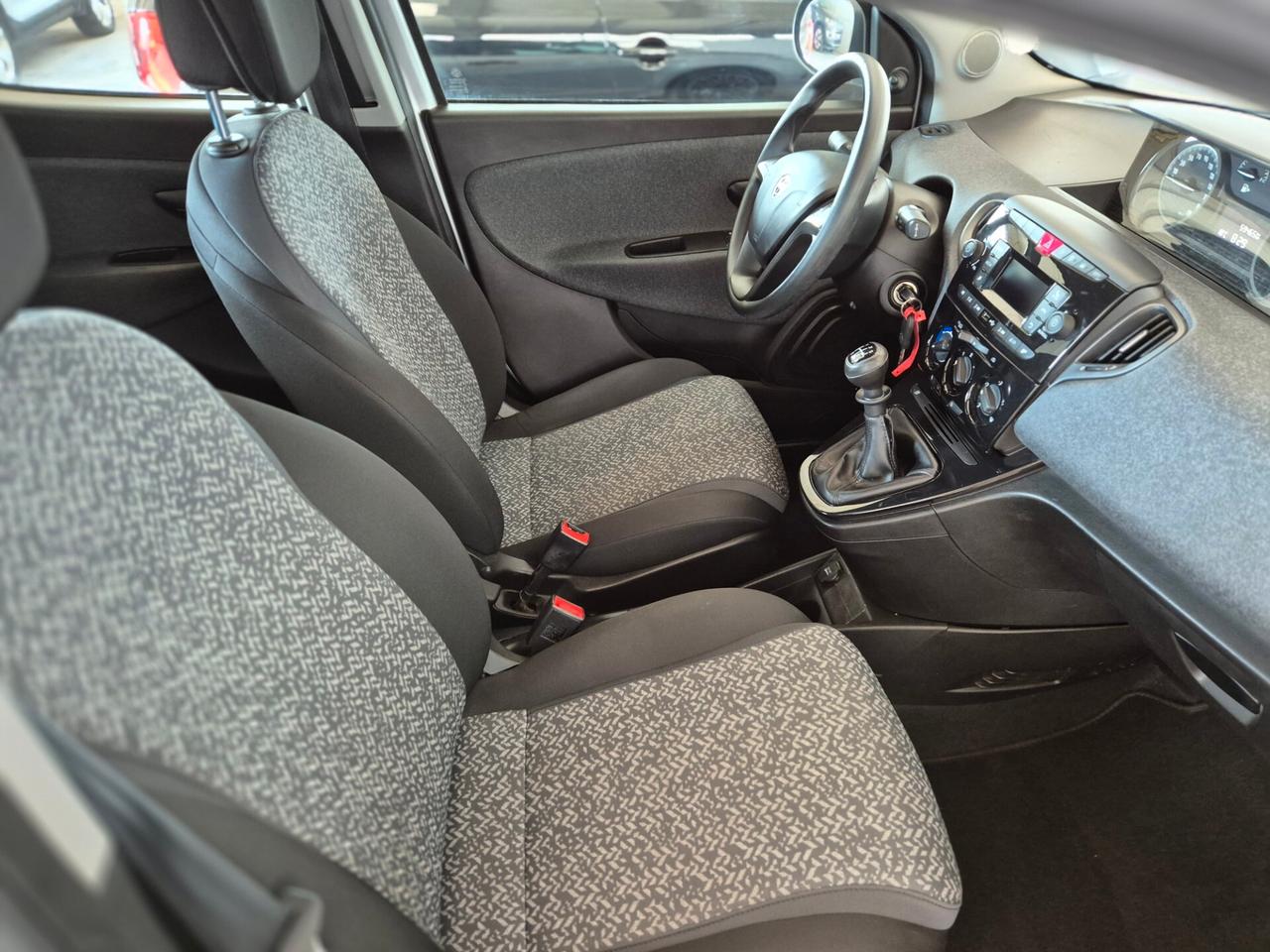 Lancia Ypsilon 1.2 69 CV 5 porte Elefantino Blu