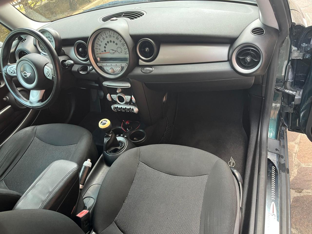 Mini 1.6 16V Cooper D
