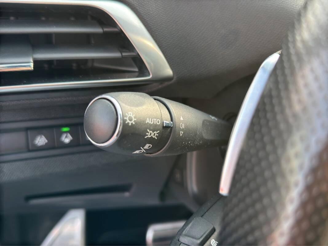 Peugeot 3008 II 1.6 Hybrid phev GT Pack 300cv con Tetto Apribile