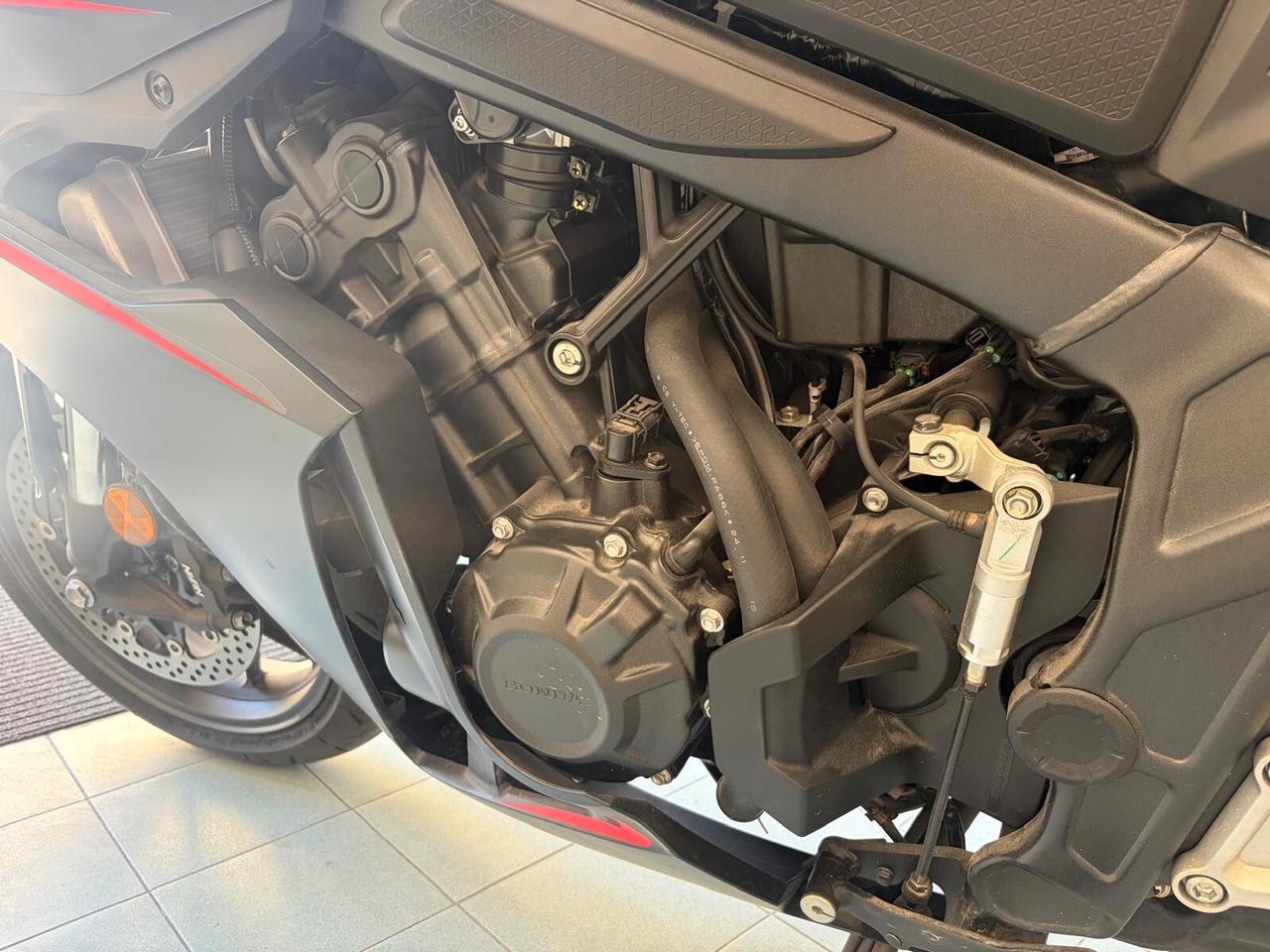 Honda CBR 650 R PARI AL NUOVO SOLO 1296KM