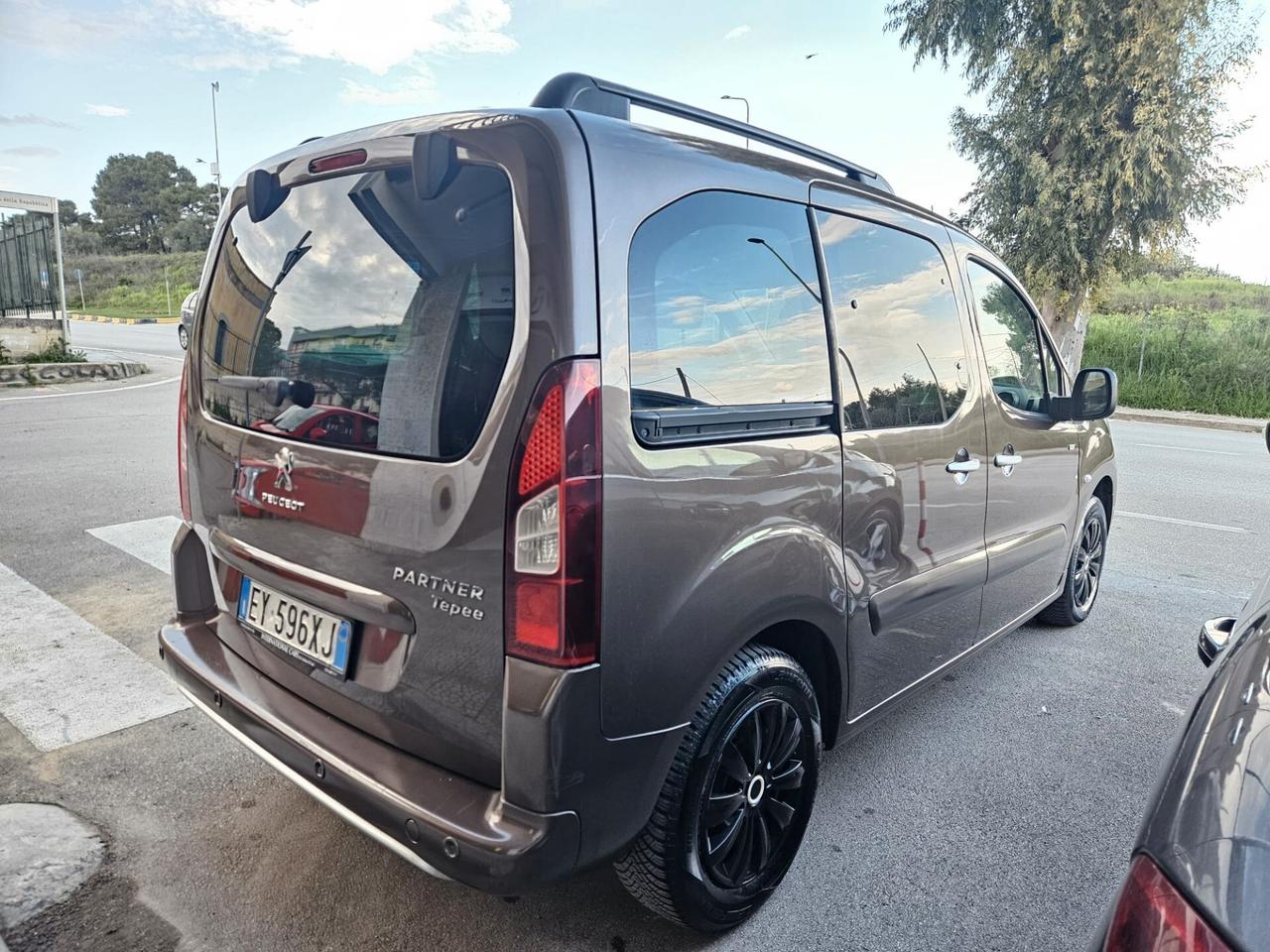 PEUGEOT PARTNER Tepee 1.6 HDi 92cv Outdoor