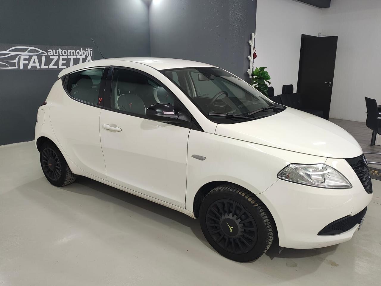 Lancia Ypsilon 1.2 69 CV 5 porte GPL Ecochic Plati