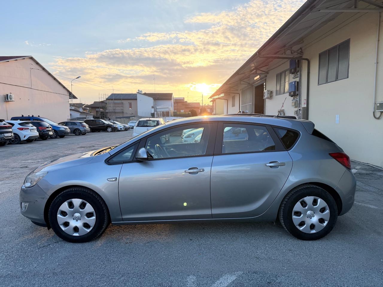 Opel Astra 1.7 CDTI 5 porte Cosmo neopatentati