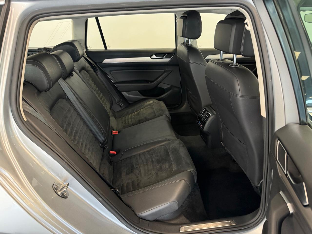 Volkswagen Passat Variant 2.0 TDI Highline BlueMotion Technology XENON PELLE NAVI