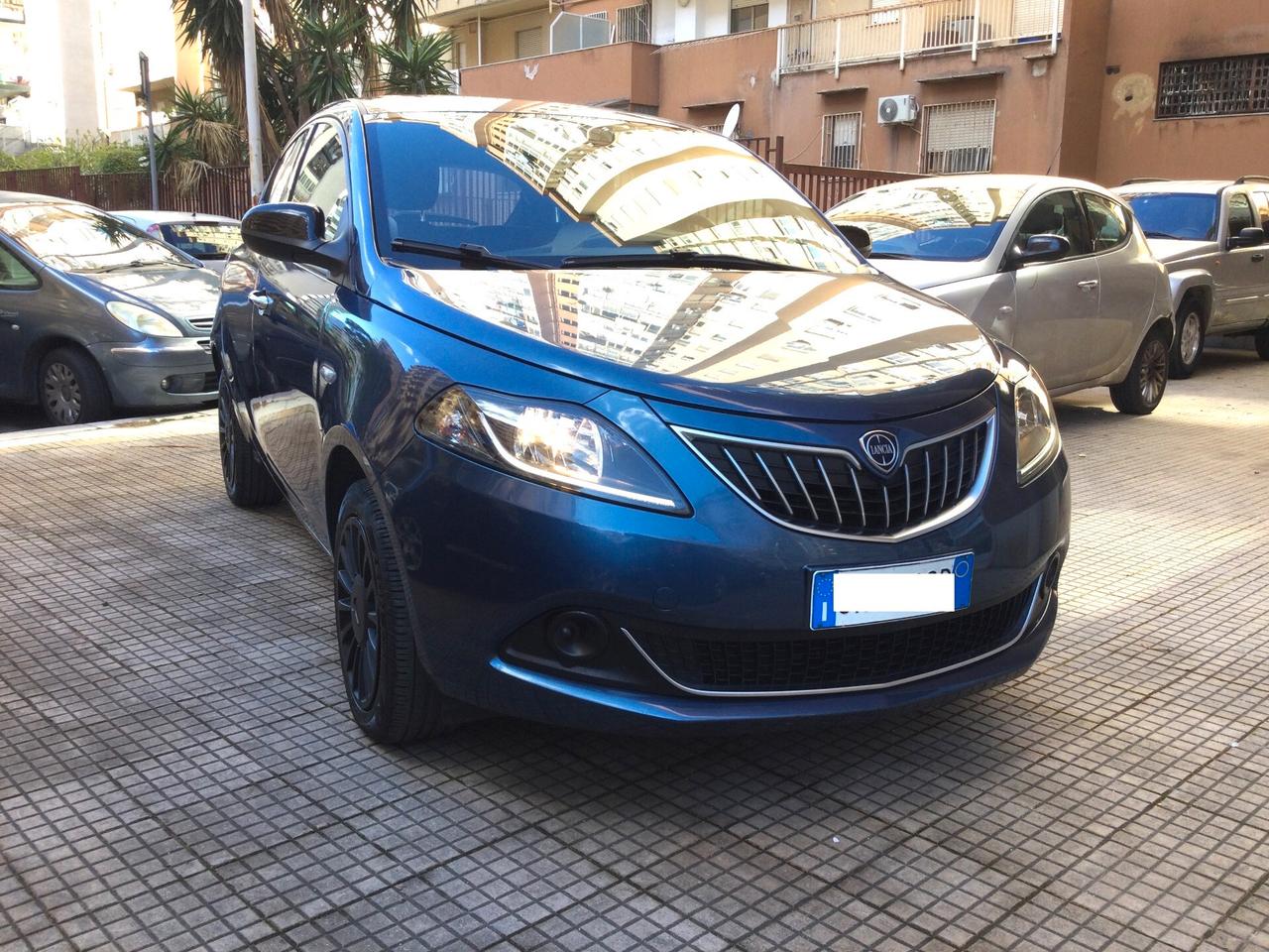 Lancia Ypsilon 1.0 FireFly 5 porte S&S Hybrid Ecochic Silver