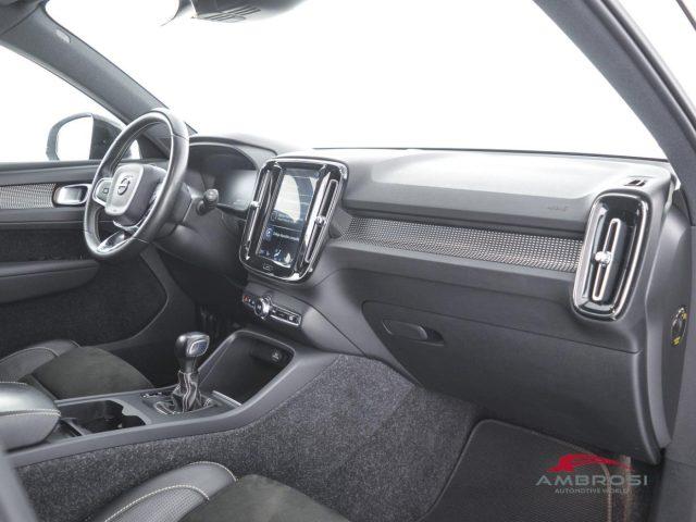 VOLVO XC40 D3 R-design