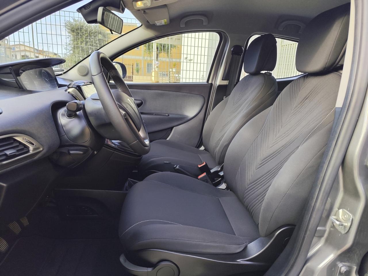 Lancia Ypsilon 1.0 FireFly 5 porte S&S Hybrid Gold