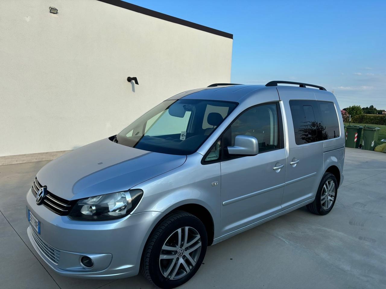 Volkswagen Caddy 5 posti