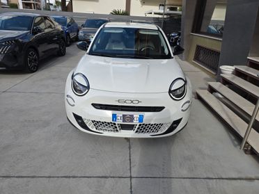 Fiat 600 Hybrid 100 CV DCT MHEV La Prima
