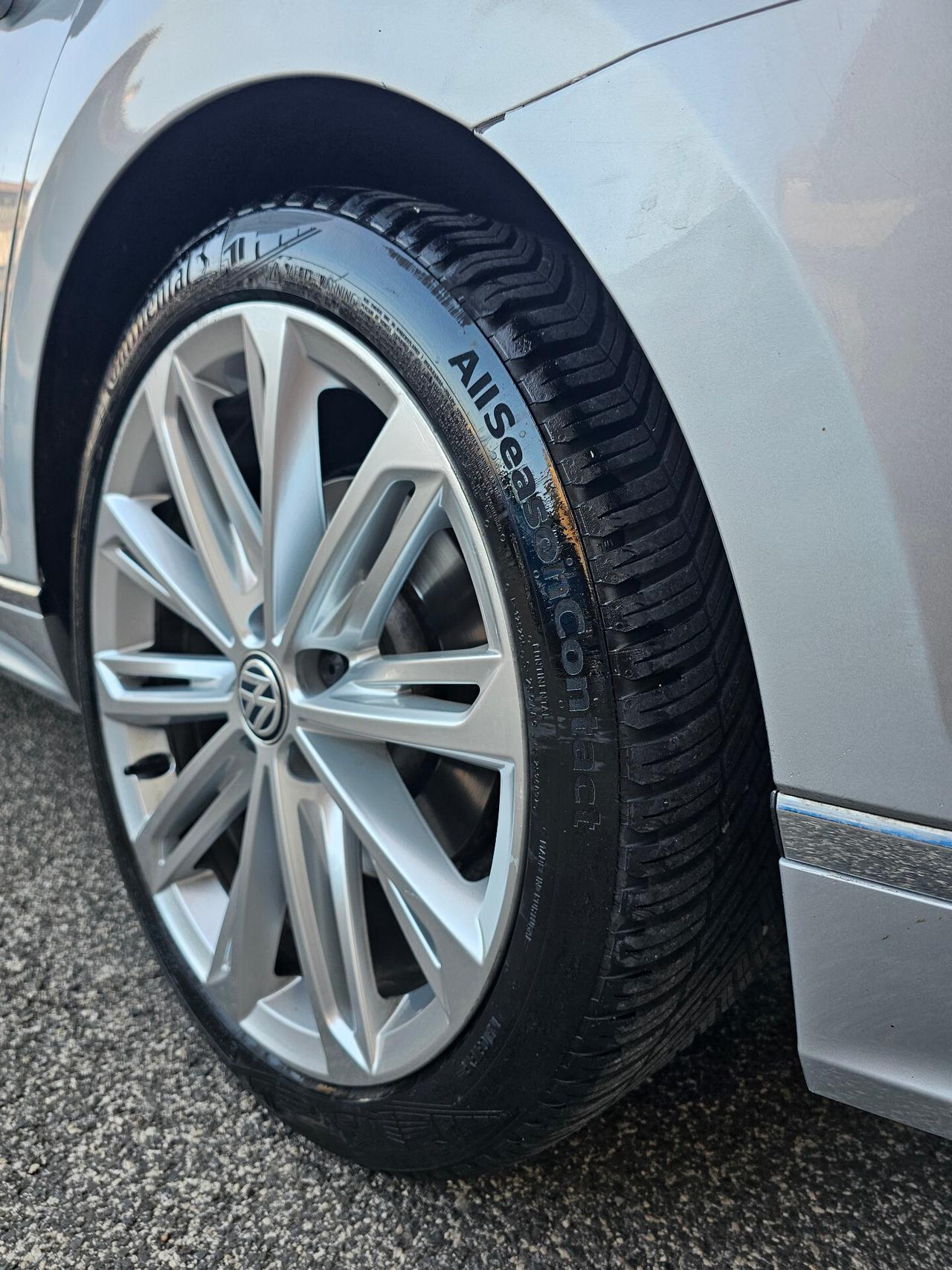 Volkswagen Passat 2.0 BiTDI 4MOTION DSG R-LINE UNIPRO' TAGL UFF FULL