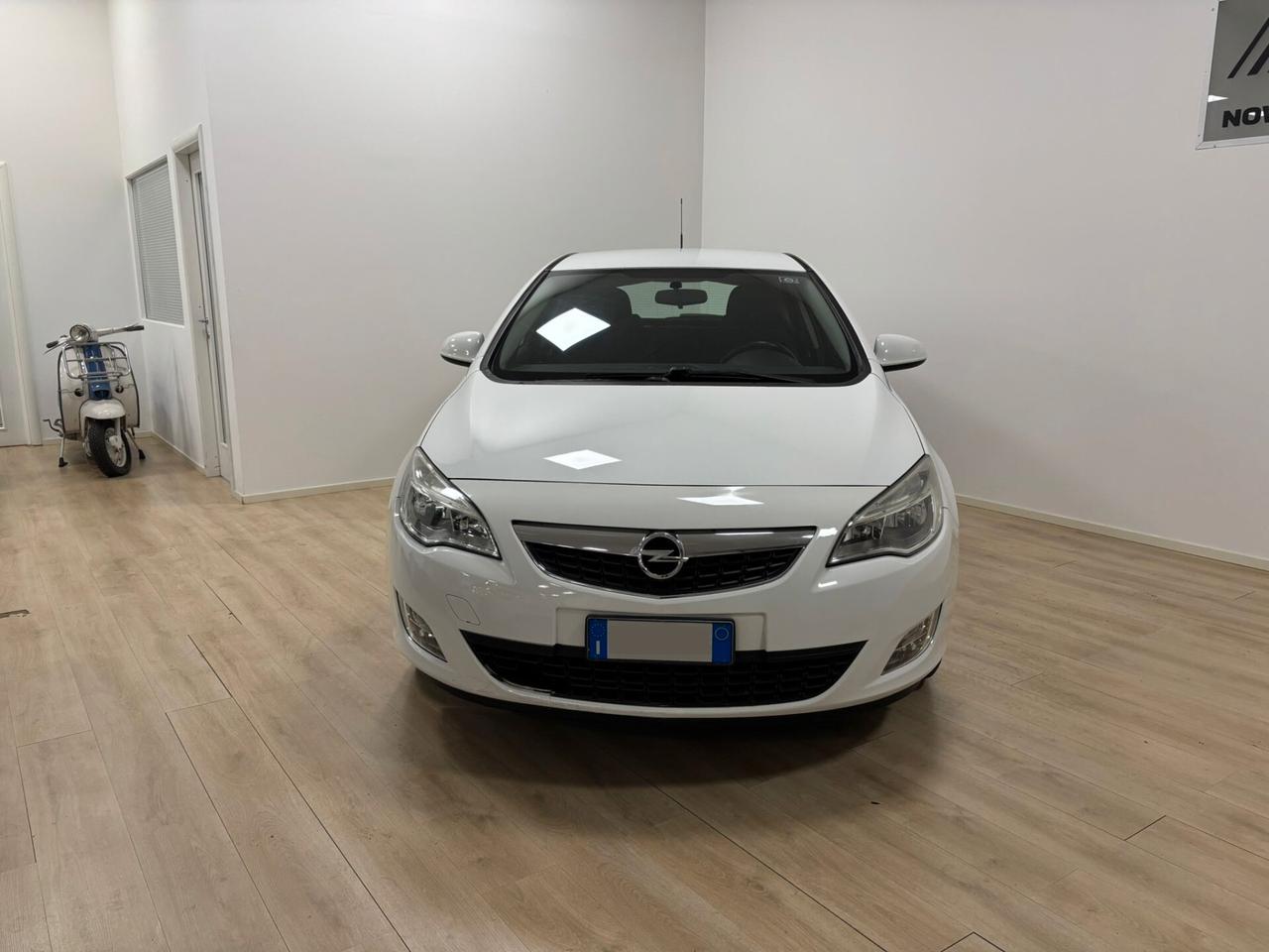 Opel Astra 1.4 Turbo 140CV 5 porte GPL