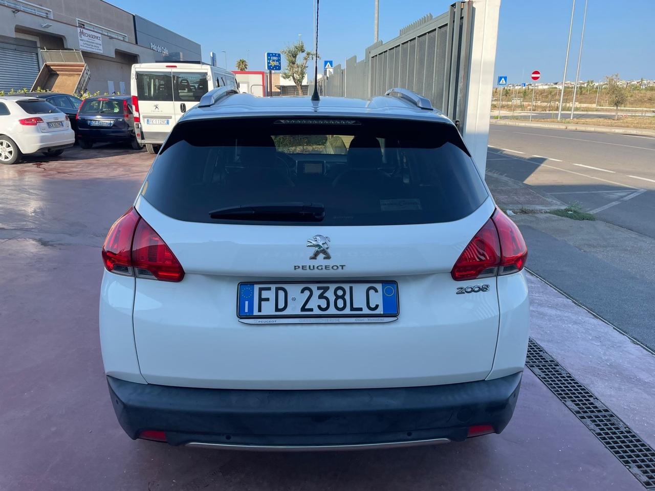 Peugeot 2008 BlueHDi 100 Allure