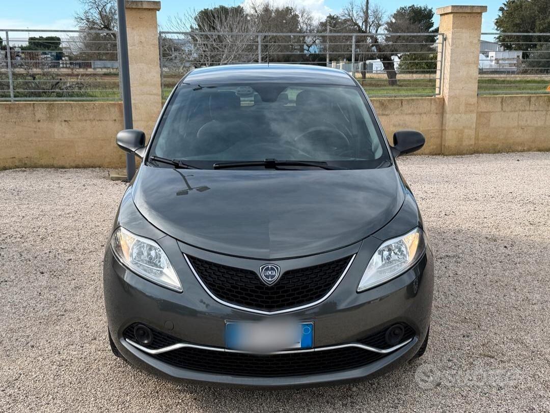 Lancia Ypsilon 1.2 69 CV 5 porte Unyca