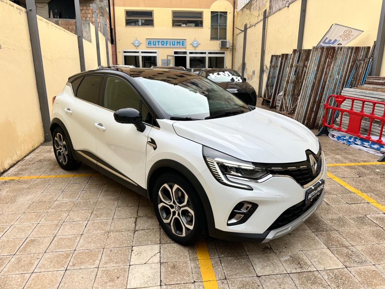 Renault Captur Plug-in Hybrid E-Tech Intens