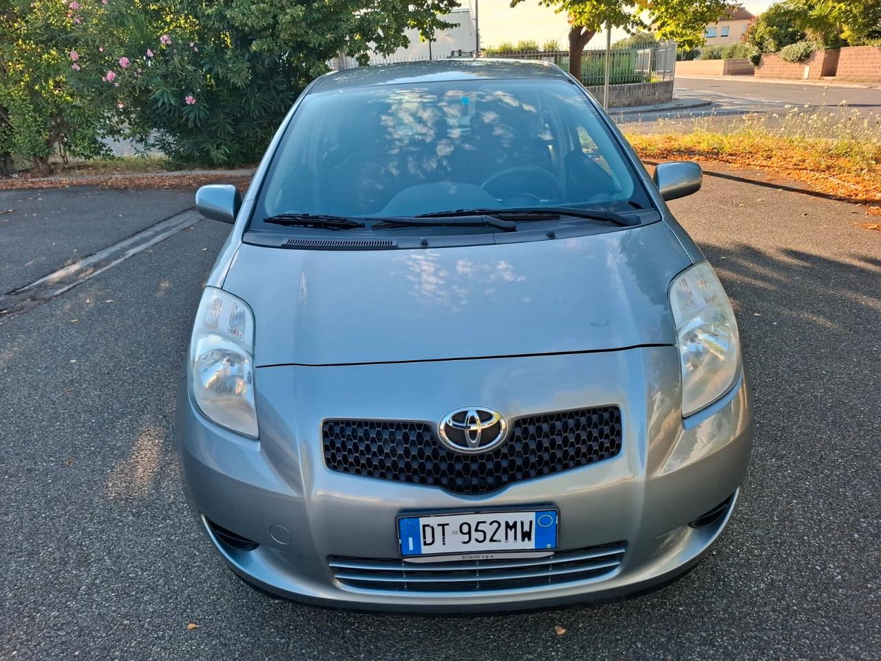 Toyota Yaris 1.0 3 porte 09 SOLO 116.000 KM Navigatore