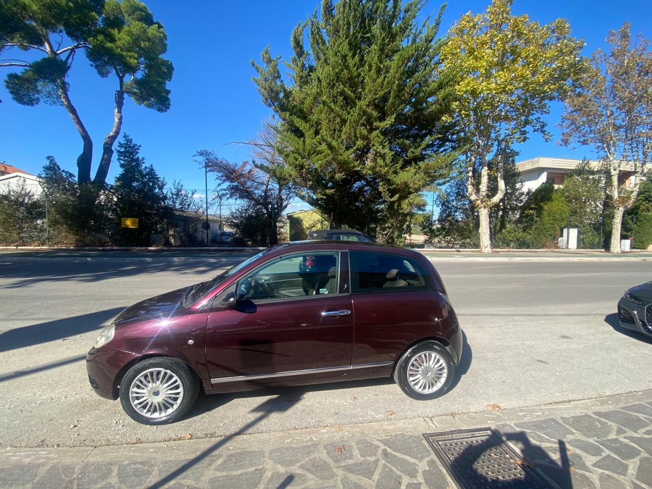 Lancia Ypsilon 1.3 MJT 75 CV Modamilano