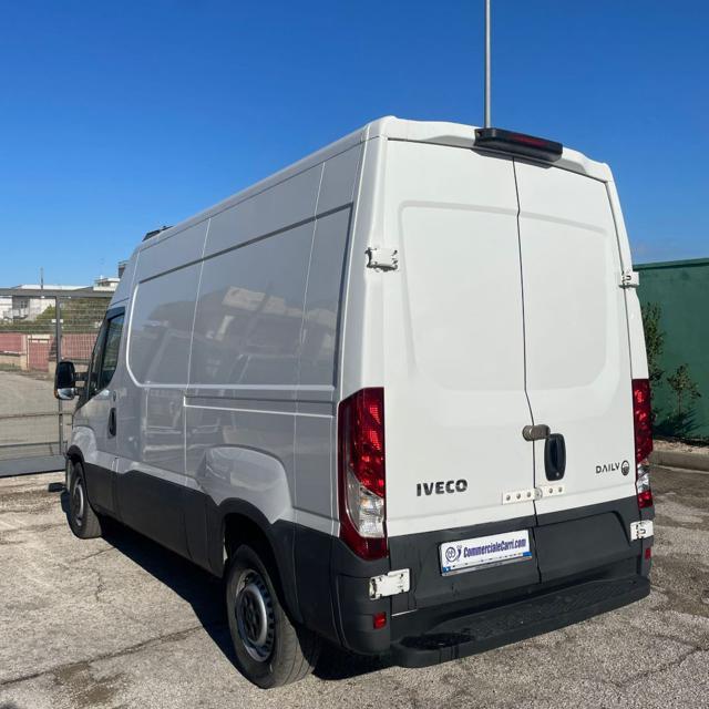 IVECO DAILY 35S12 VH2 FURG.P.MEDIO/CORTO 3 PTI-2019