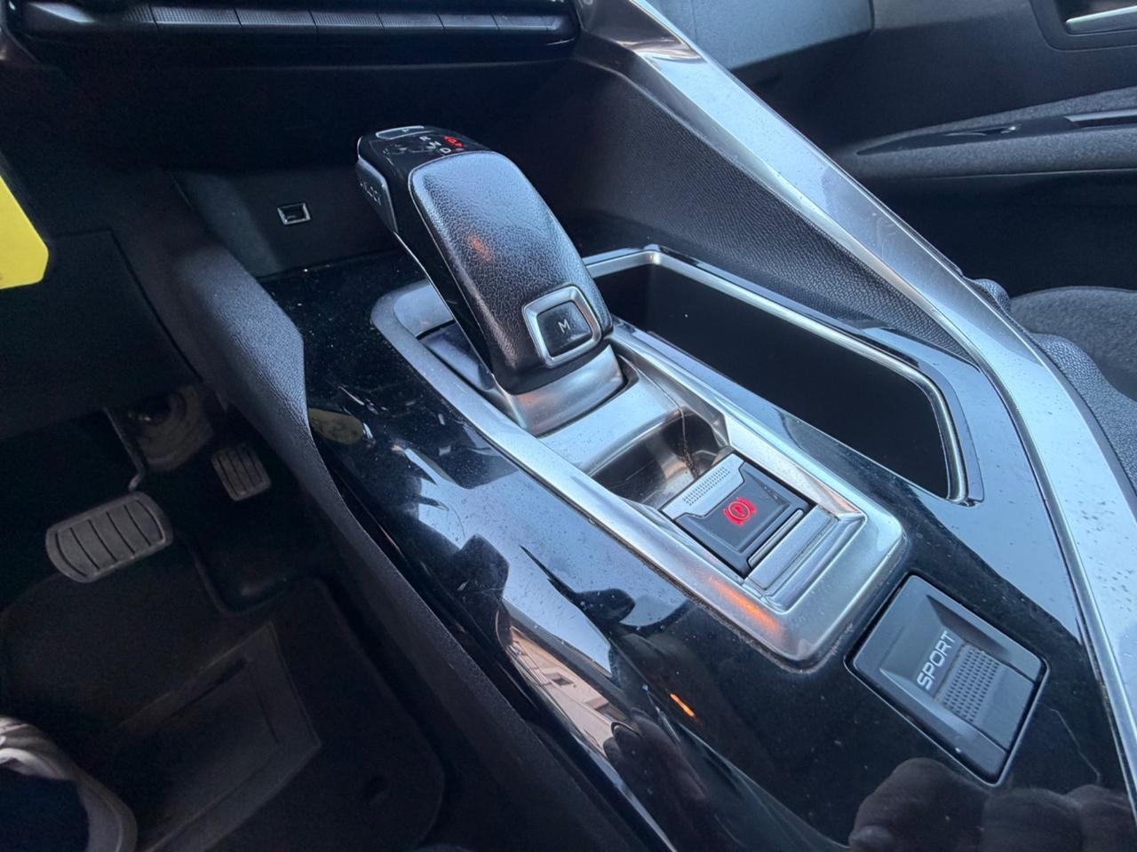 Peugeot 5008 BlueHDi 130 EAT8 Business 7 posti